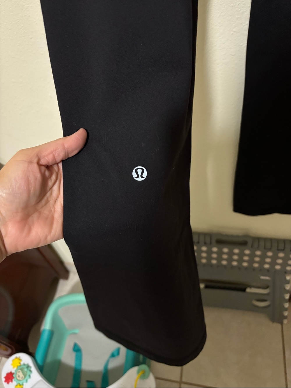 Lululemon - Picture 2 of 5